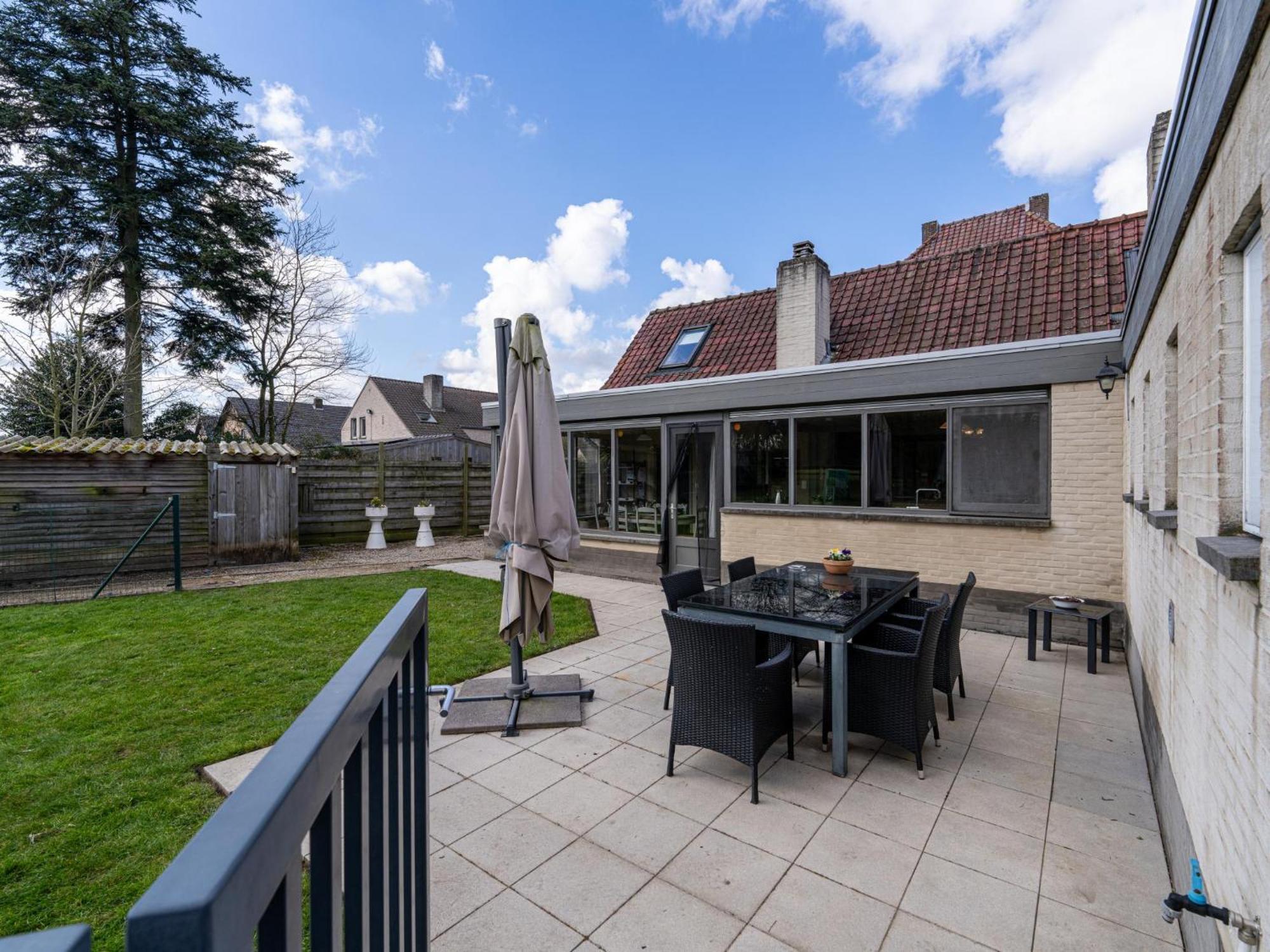 Het Bruegelhof Villa Peer Luaran gambar